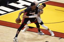 开云体育平台APP-福建队横扫热火，武切维奇统治全场