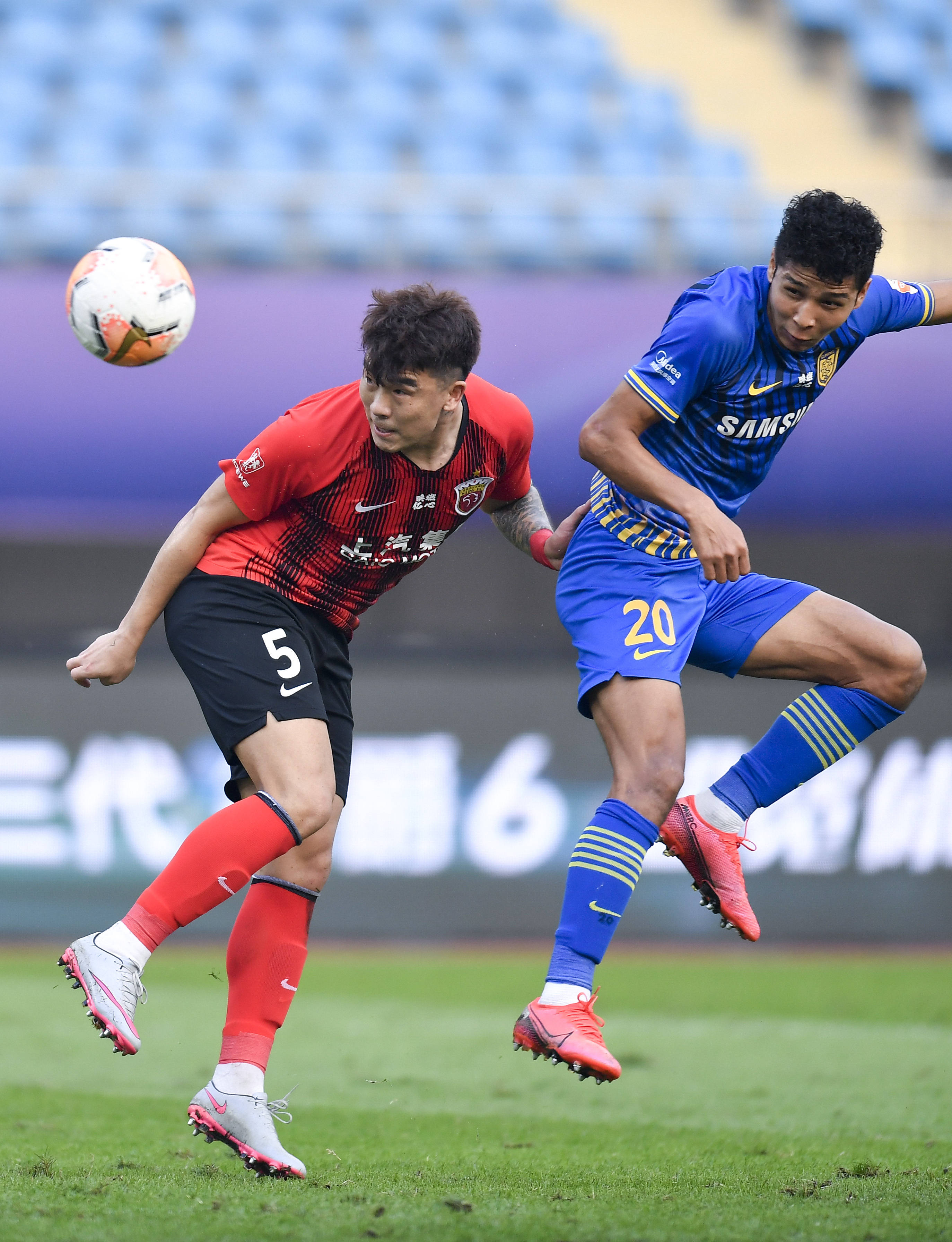 包含江苏苏宁攻击力十足,如何在比赛场面中保持攻击的火花?的词条 包含江苏苏宁攻击力十足,如何在比赛场面中保持攻击的火花?的词条