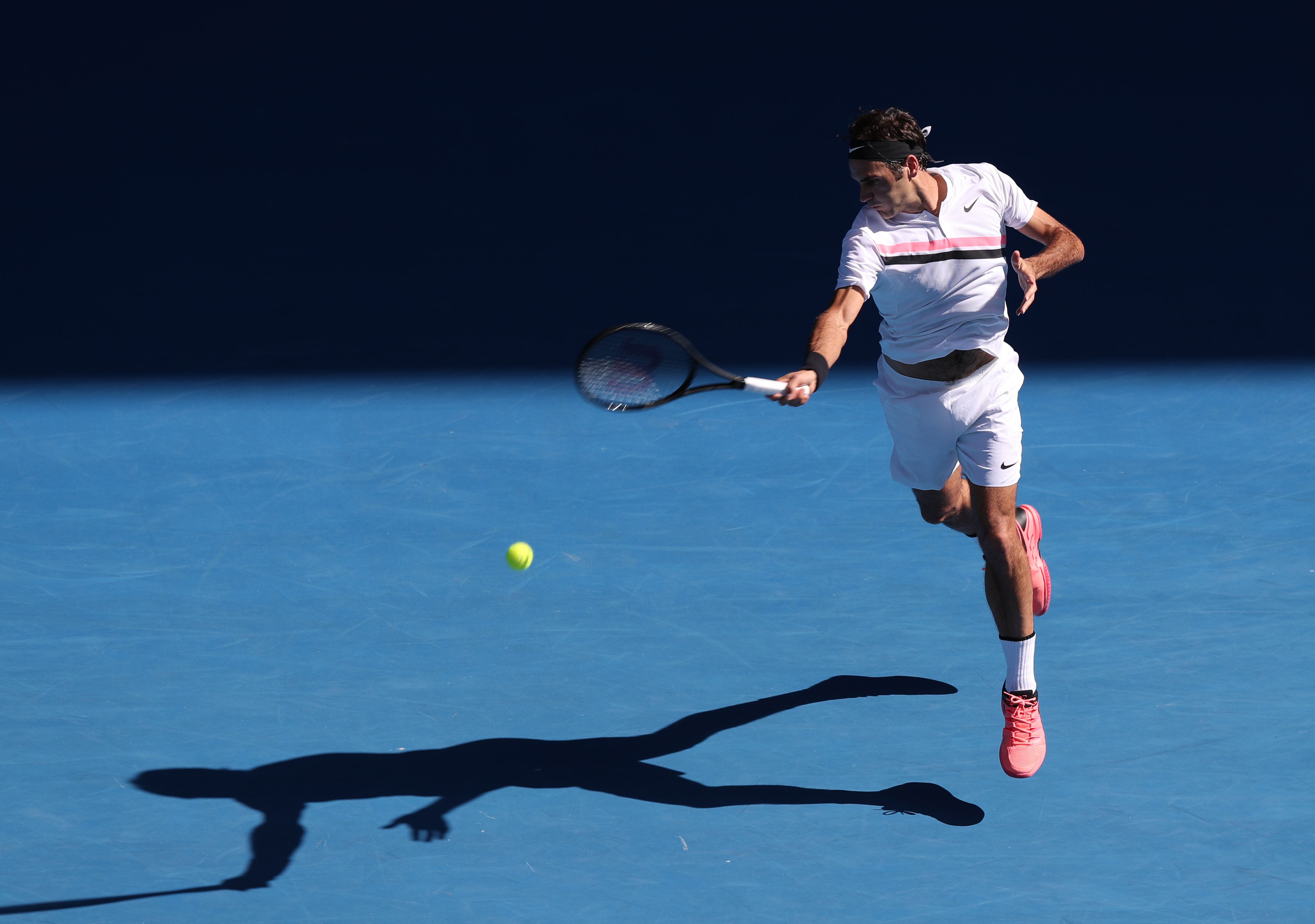 西班牙网球队横扫美国网球队，费德勒绝境逆转的简单介绍