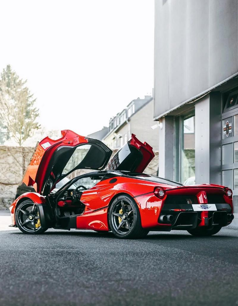 关于法拉利横扫梅赛德斯，皮亚斯特里惊艳四座的信息